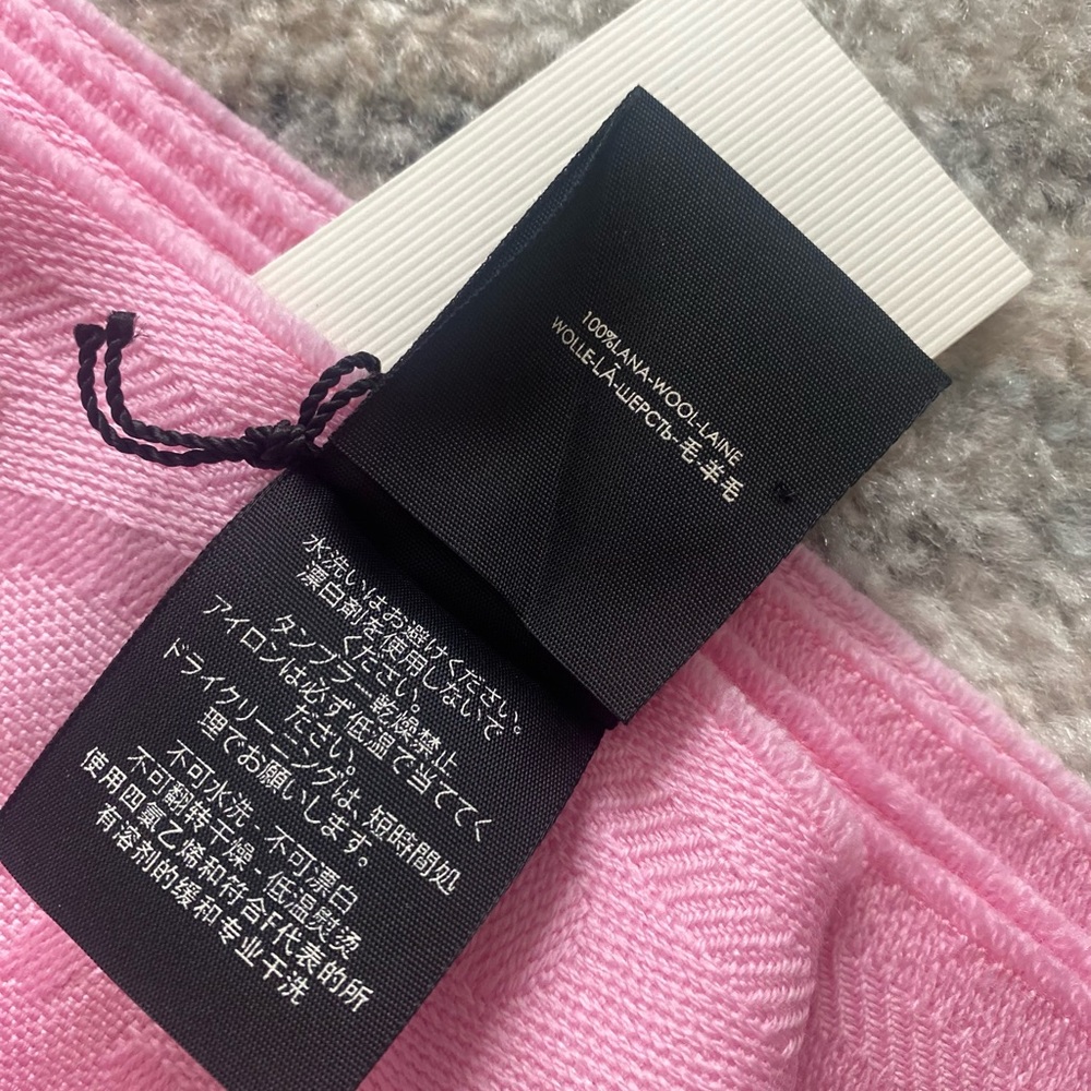 GUCCI Ladies Pink GG Logo Scarf Woman`s Wool Material Size 45 cm x 195 cm - Picture 4 of 8